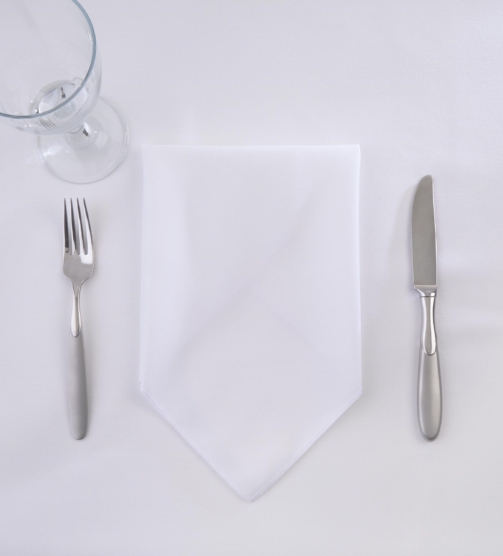 victoria_plain_dyed_white_napkin_and_tablecloth_1_.jpg