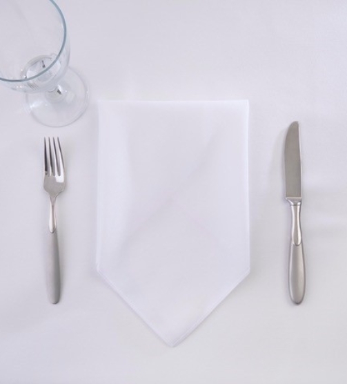 victoria_tablecloth_white_6_1.jpg